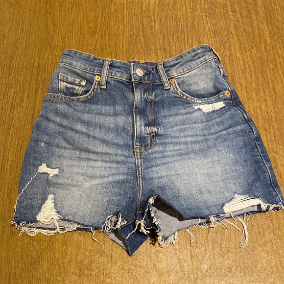 H & M blue denim shorts - Picture 1 of 4